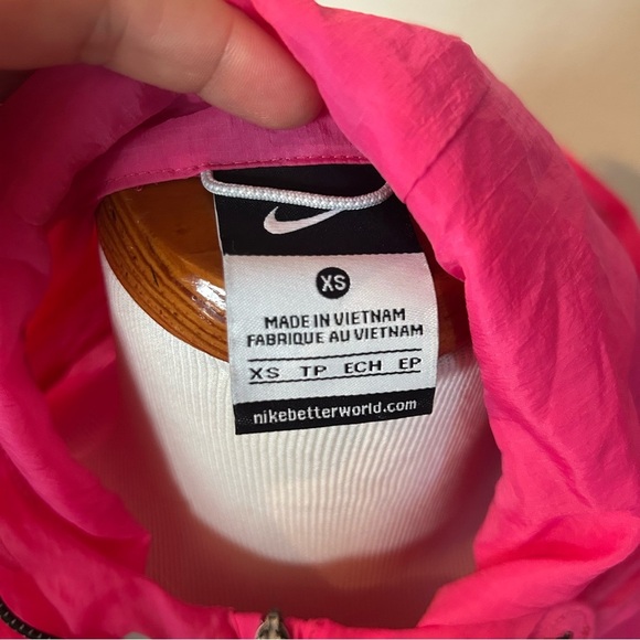 Nike Packable Transparent Woven Running Jacket in Pink Size XS Hooded - Picture 6 of 7